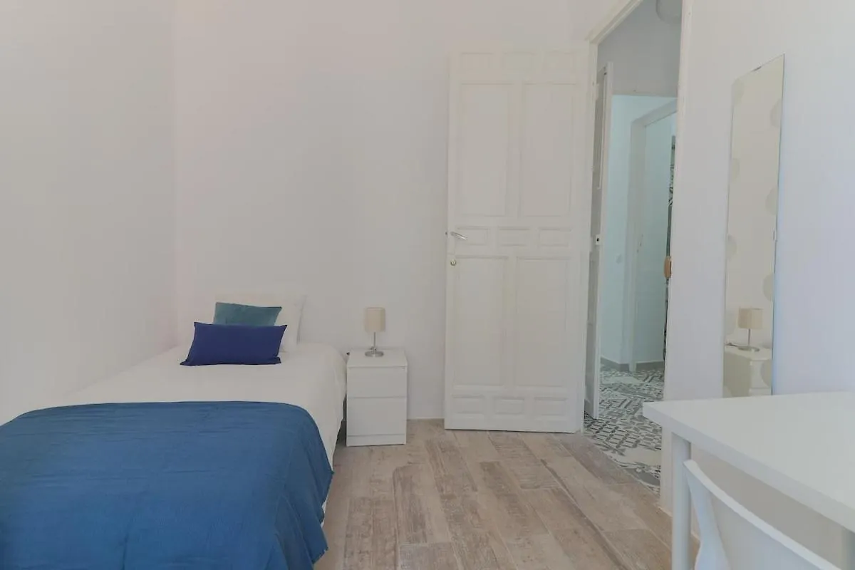 Apartment C11 - Cosy 7 Bedrooms In Plaza Merced Malaga