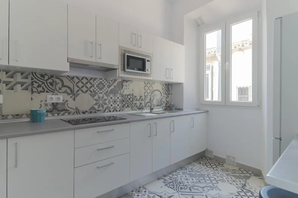 Apartment C11 - Cosy 7 Bedrooms In Plaza Merced Malaga