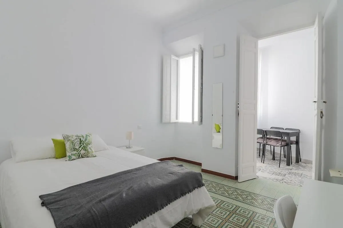 C11 - Cosy 7 Bedrooms In Plaza Merced Malaga 0*,