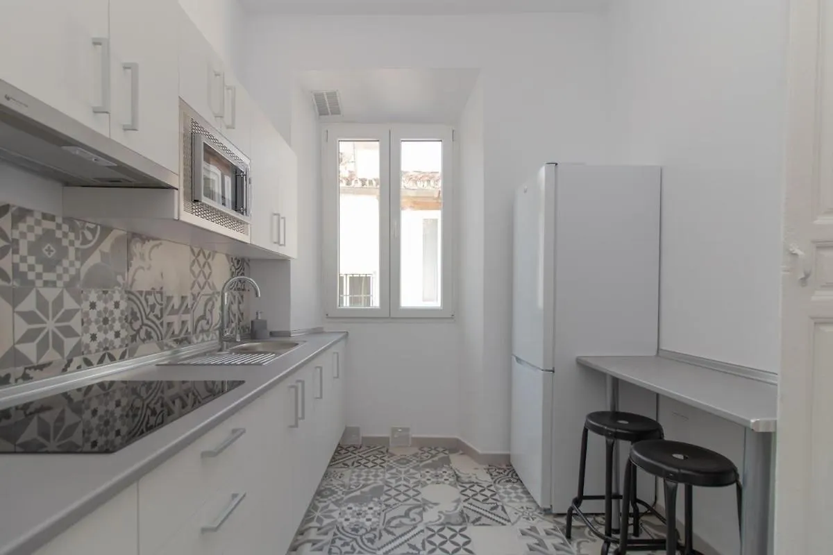 Apartment C11 - Cosy 7 Bedrooms In Plaza Merced Malaga Spain
