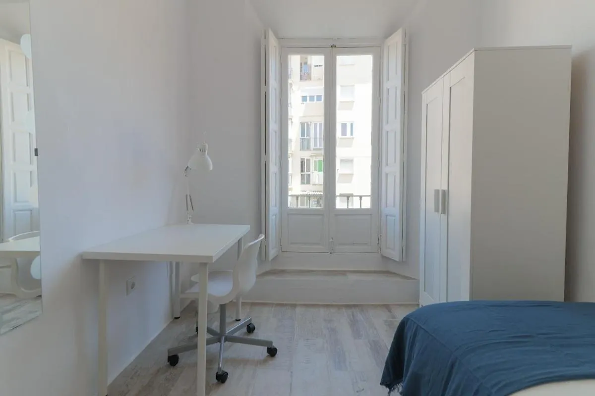 C11 - Cosy 7 Bedrooms In Plaza Merced Malaga Apartment