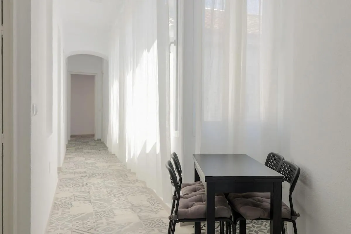 Apartment C11 - Cosy 7 Bedrooms In Plaza Merced Malaga