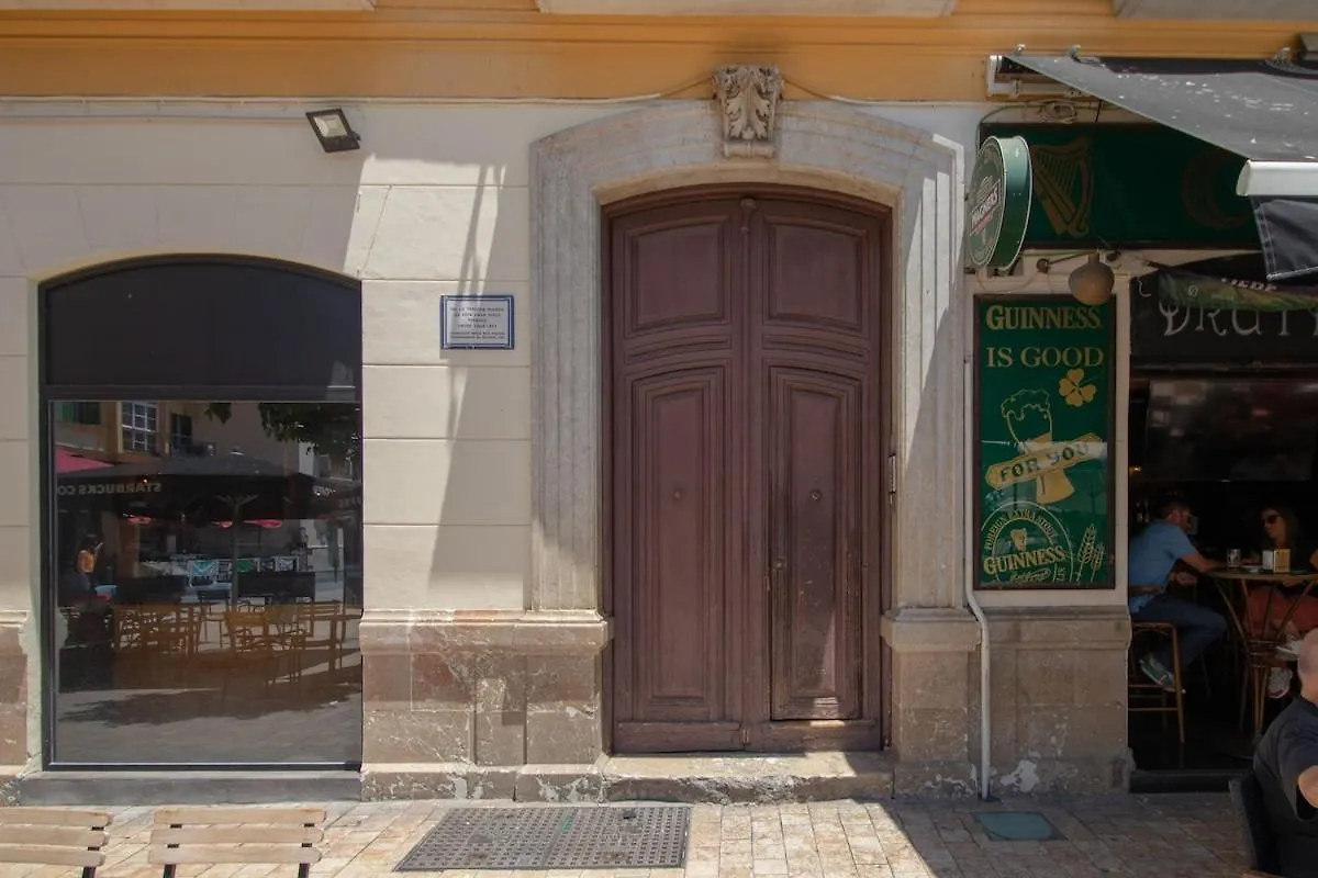 C11 - Cosy 7 Bedrooms In Plaza Merced Malaga Apartment