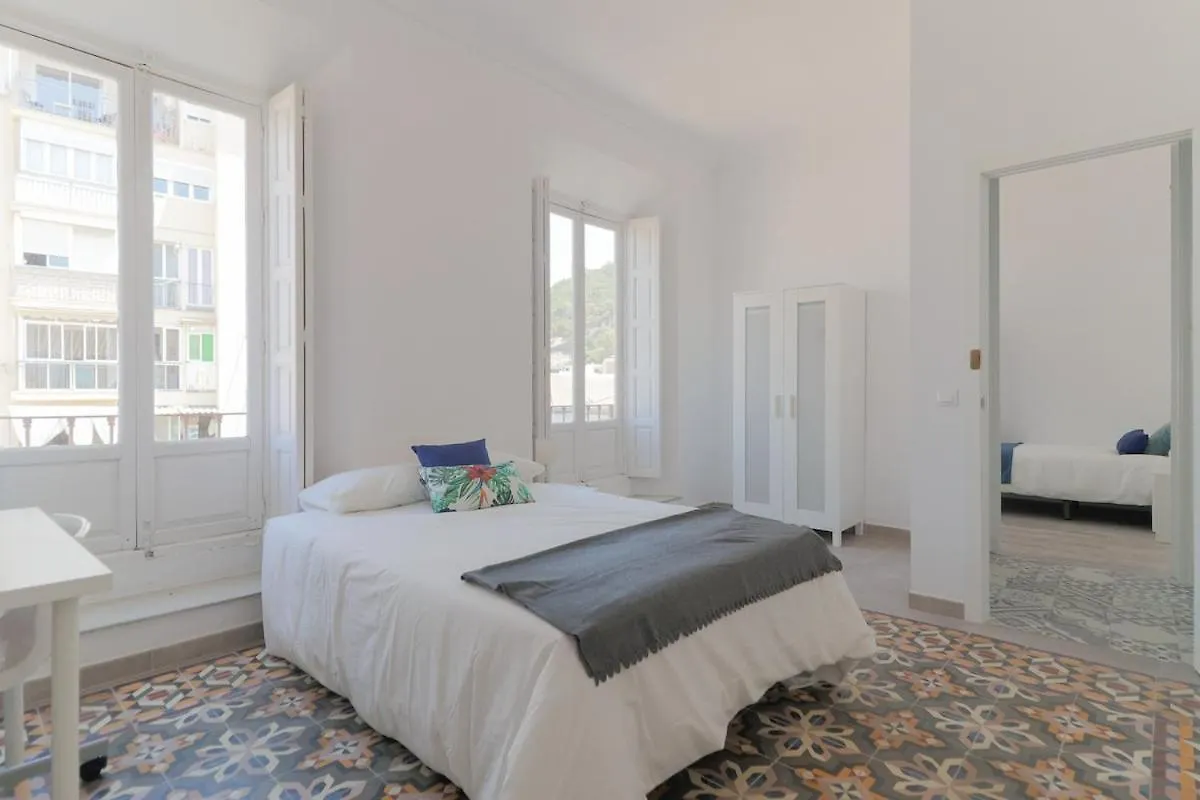 C11 - Cosy 7 Bedrooms In Plaza Merced Malaga Apartment